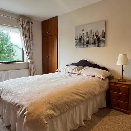 Dom wakacyjny Large 5 Bedroom *